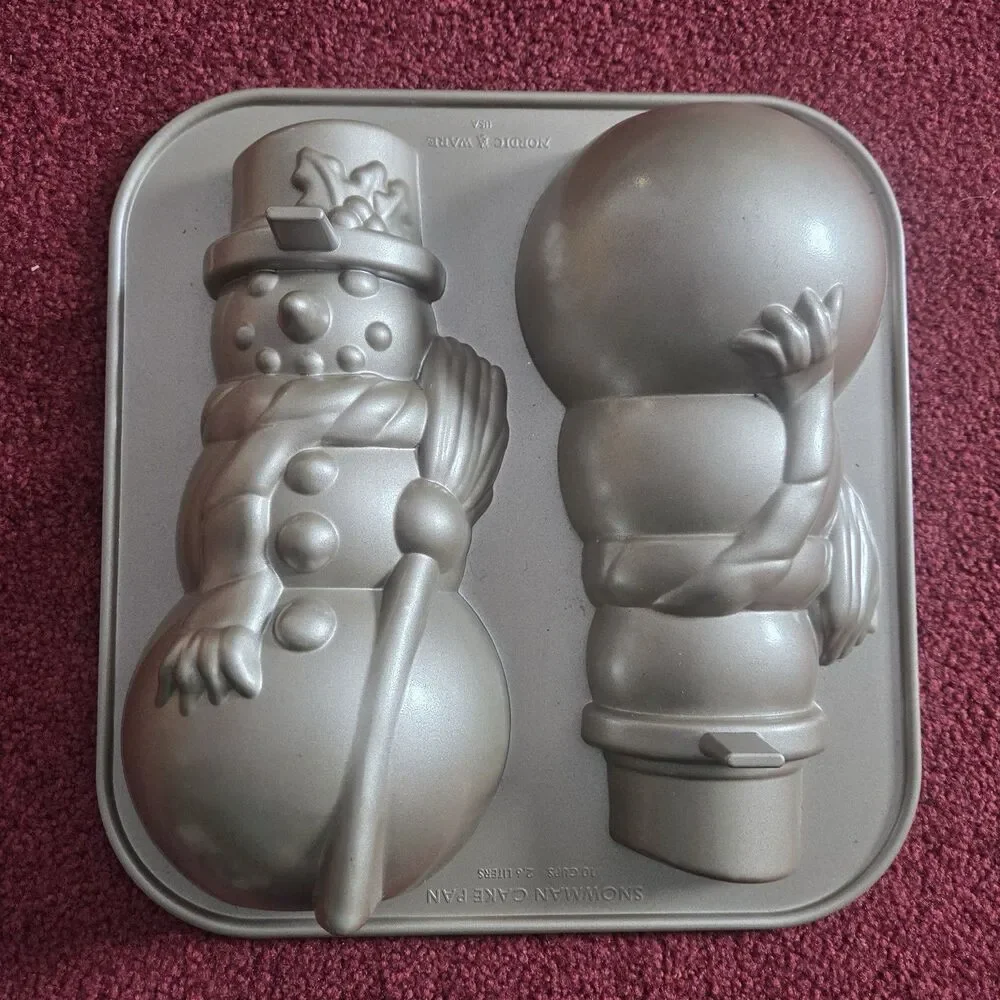 WILLIAMS-SONOMA NORDIC WARE 3-D CHRISTMAS SNOWMAN NON-STICK CAKE PAN MOLD 10 CUP